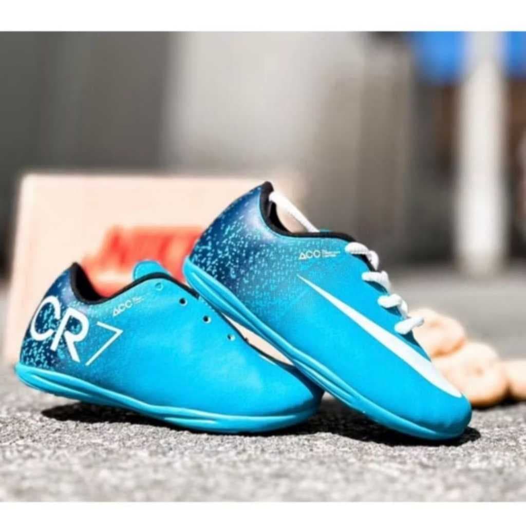 Chuteira Futsal cr  7Infantil Masculina Confortavel Resistente do 18 ao 33