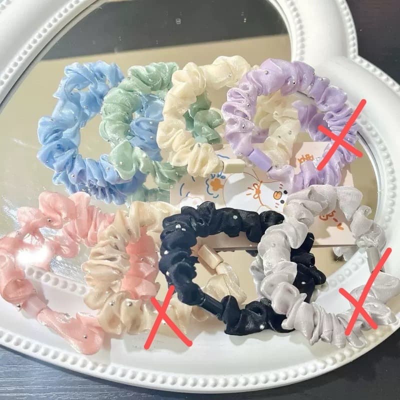 Kit 40 Xuxinha de Cabelo Cetim Scrunchie com Com strass  -Elegância e Brilho em Cada Detalhe