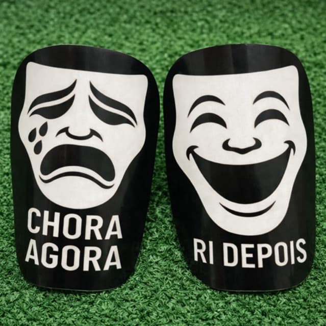 Caneleira Personalizada Futebol Futsal “Chora Agora Ri Depois”