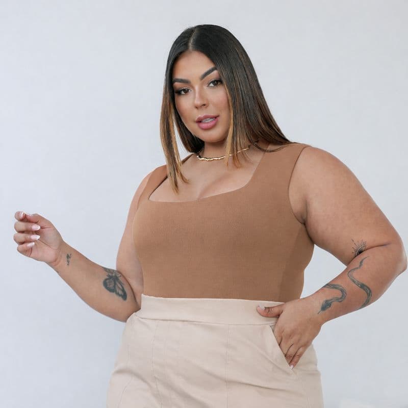 Body Regata Plus Size em Suplex com Decote Quadrado – Conforto e Estilo para Todos os Dias