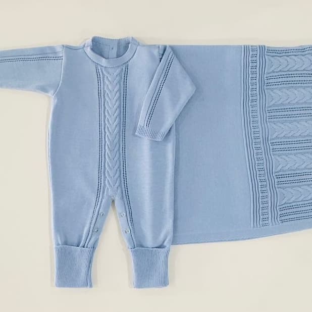 Saída Maternidade Kit 2 Manta e Macacão Trança Central Trico Bebê Confortável