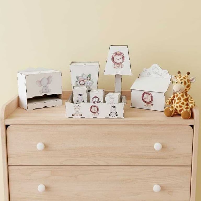 Kit Higiene Para Bebê Adesivado Decorado Mdf 8 Peças Diversos Modelos