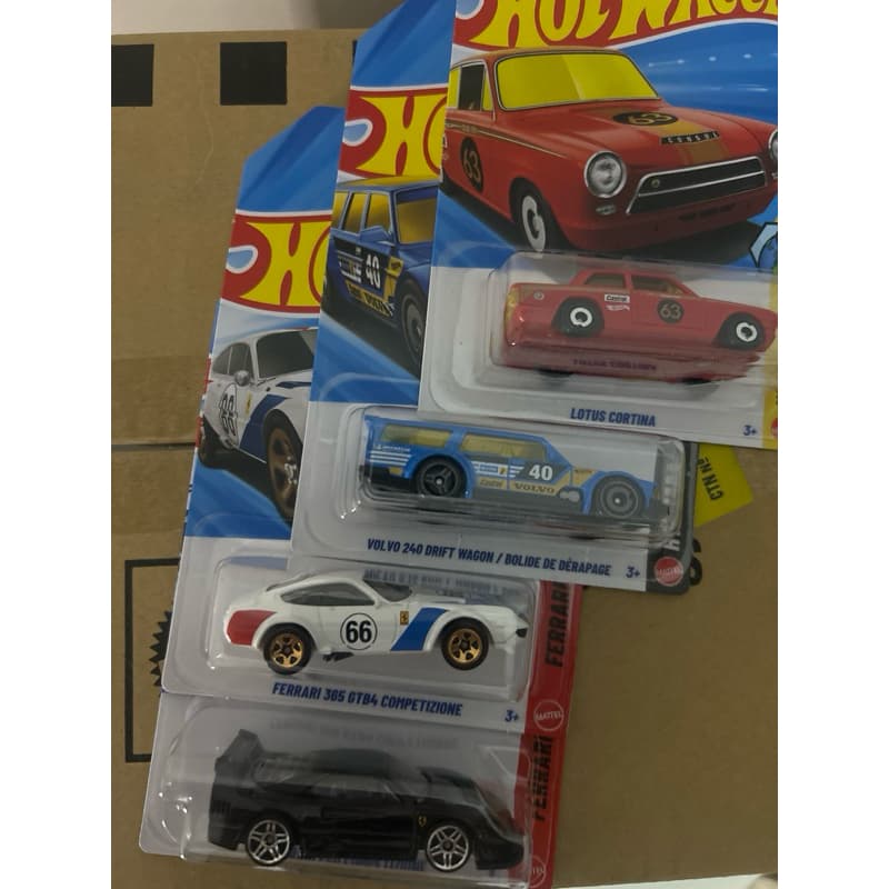 lote c 2026 Ferrari Porsche