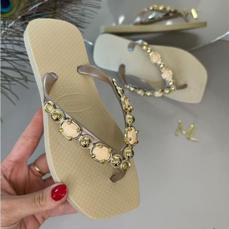 Chinelo Feminino Havana Casual Pedraria Premium com Solado Antiderrapante Macio  e Confortável