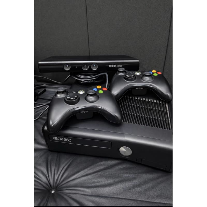 Xbox 360 4gb destravado + 2 controlee + kinect