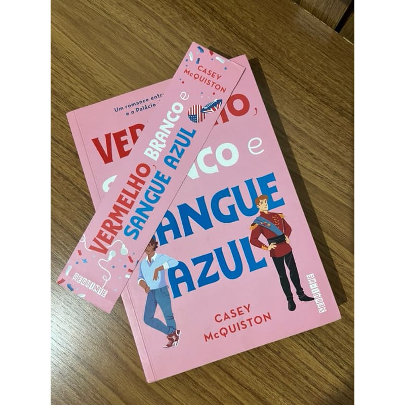 VERMELHO BRACO SAGUE AZUL - Casey McQuiston