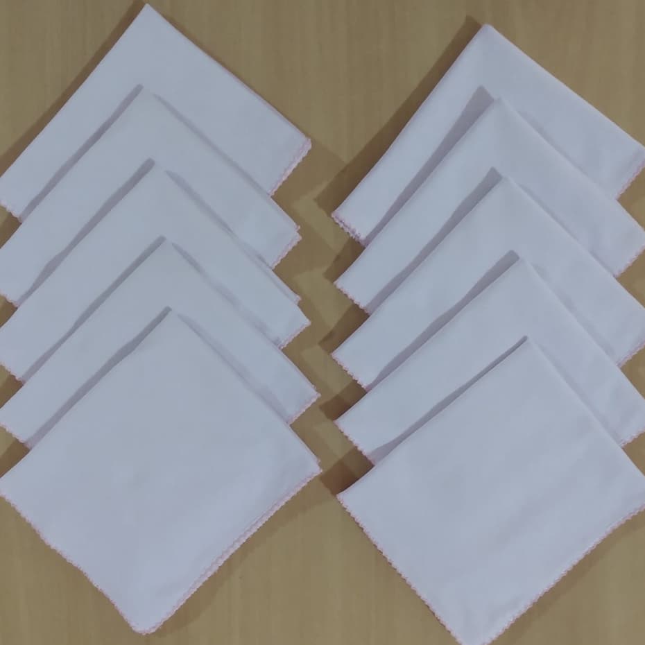 Kit com 10 Unidades Fralda de Boca Babete Malha Branca Acabamento em Bico de Picueta