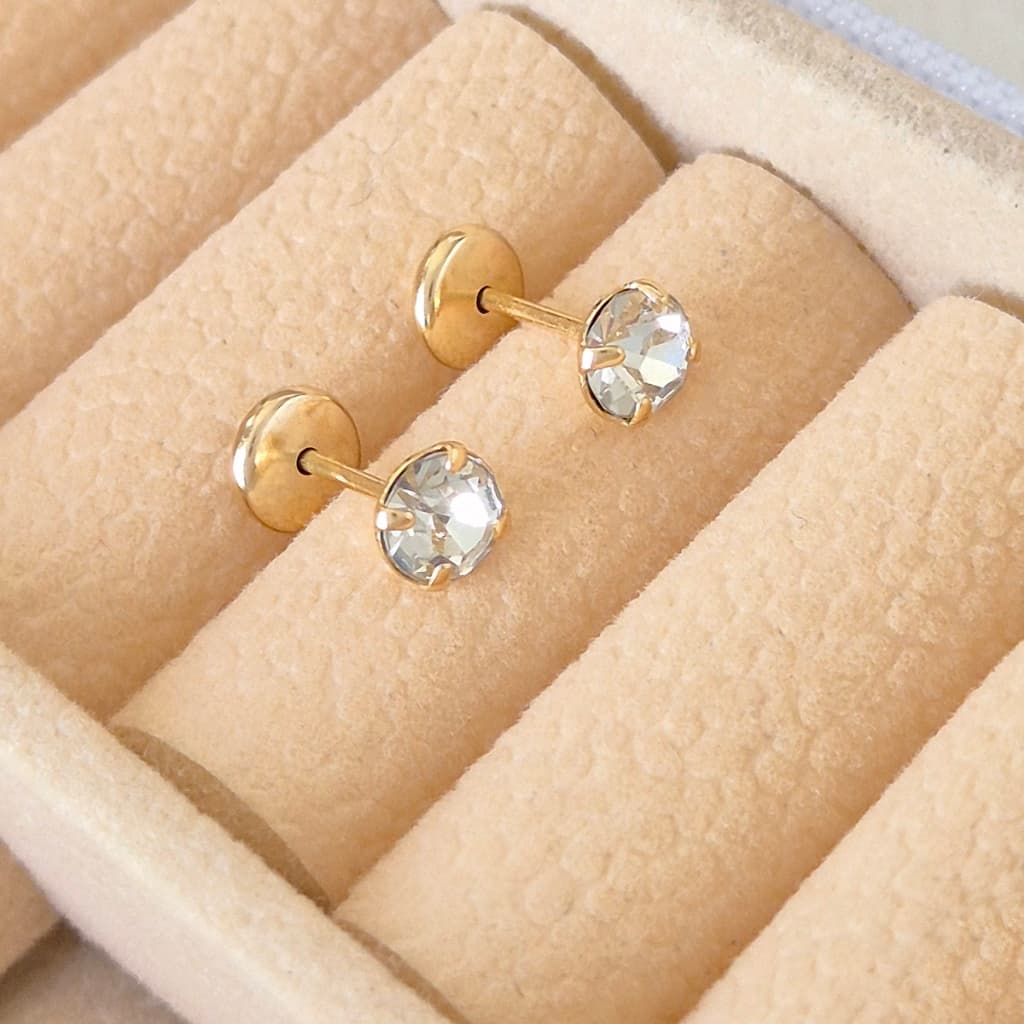 Brinco Infantil Ponto de Luz Folheado Ouro 18K Hipoalergênico Zircônia Tarraxa Baby