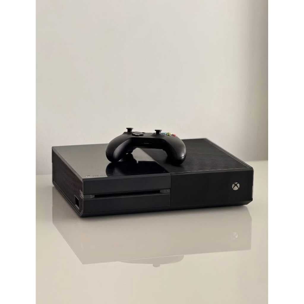 Xbox One Fat Preto + 2 JOGOS de brinde + CONTROLE + Semi Novo COM GARANTIA