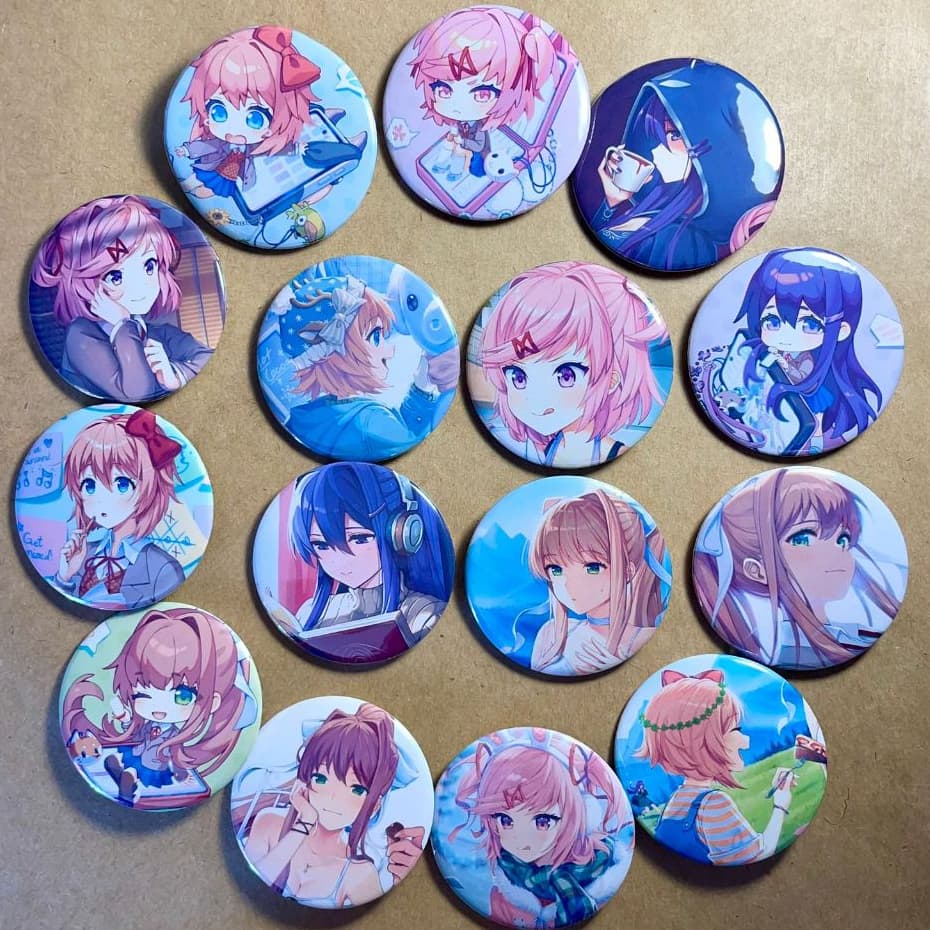 Bottons Doki Doki Literature Club! DDLC 4.4 cm