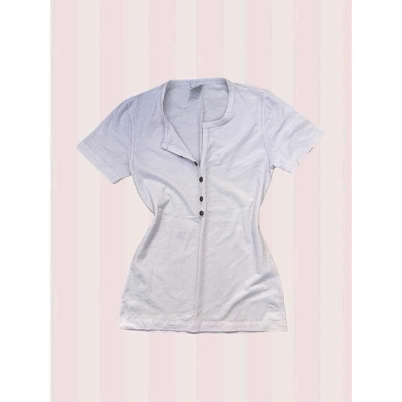 Blusinha branca de botão