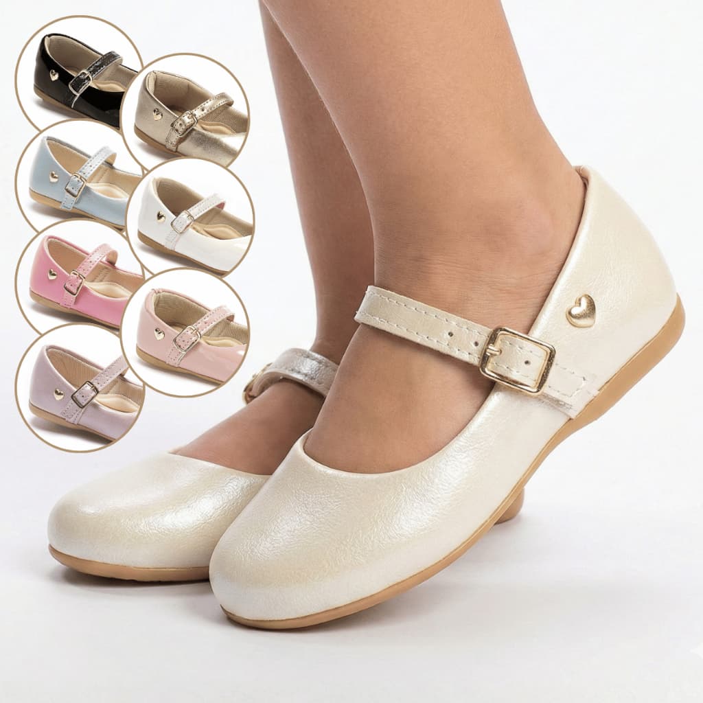 Sapatilha Infantil Menina Off-White com Enfeite Coração Delicada e Confortável