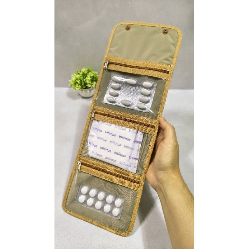 Nécessaire organizadora de bolsa/Farmacinha/bolsinha/multifuncional 3 bolsinhos plásticos.