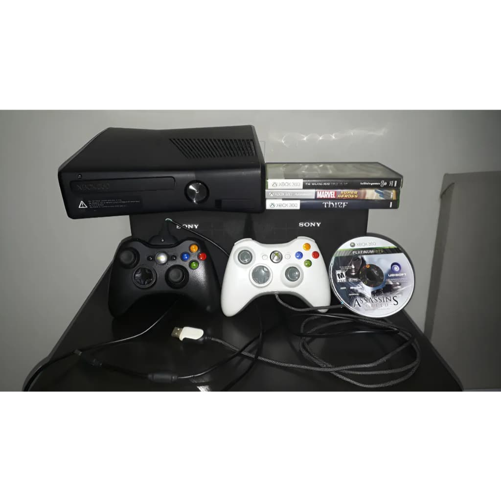 Microsoft Xbox 360 Slim Model 1439 Importado + 2 Controles ( 1 Branco Sem Fio ) + 4 Jogos + Fonte + Carregador