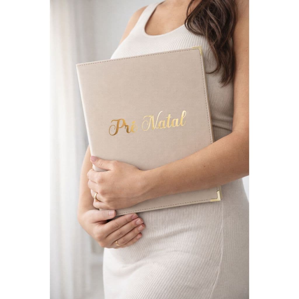 Porta Documentos da Gestante / Pasta catálogo / Documentos do bebê / Off White e Dourada