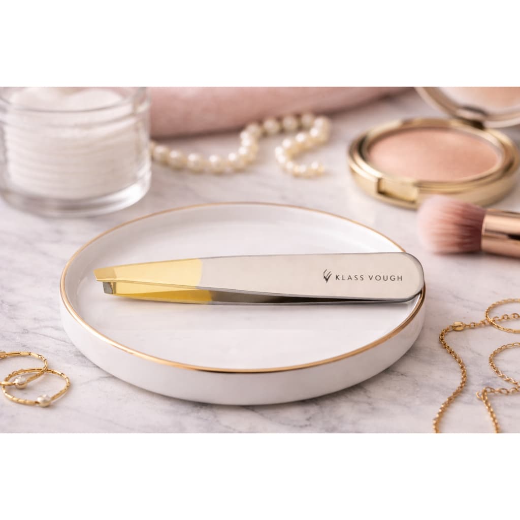 Pinça de Sobrancelha Profissional Klass Vough Ponta Chanfrada Precisão Dourada TW043HG