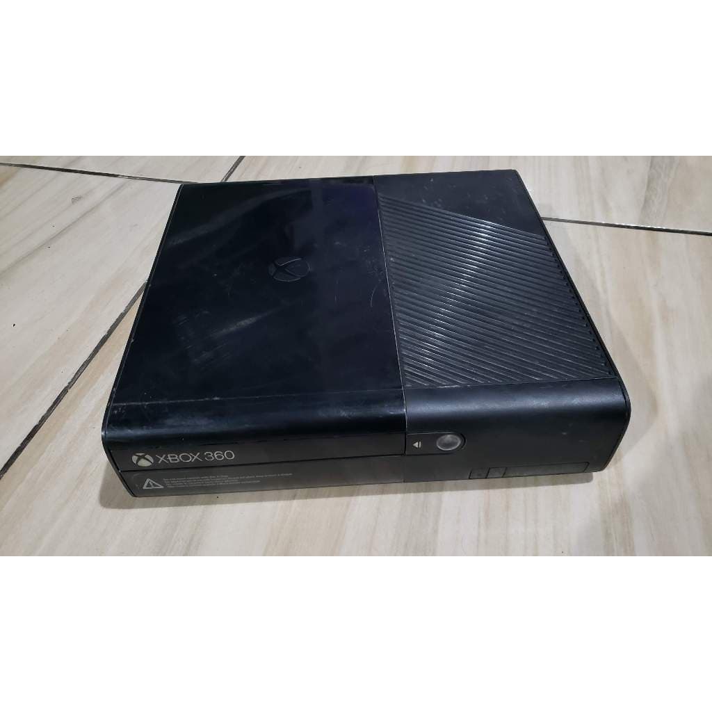 Xbox 360 Super Slim Só O Aparelho. Luz vermelha, defeito! H6