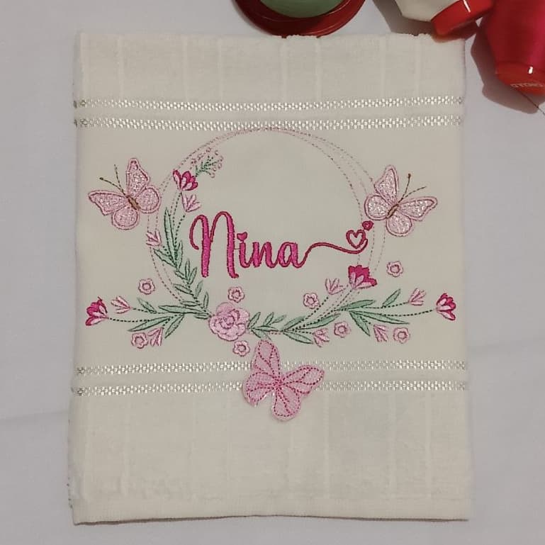 Toalha Boca 30x45 Bordado Nome com Desenho para Escolar - Batizado - Bebê - Toalha de Mão -Maternidade