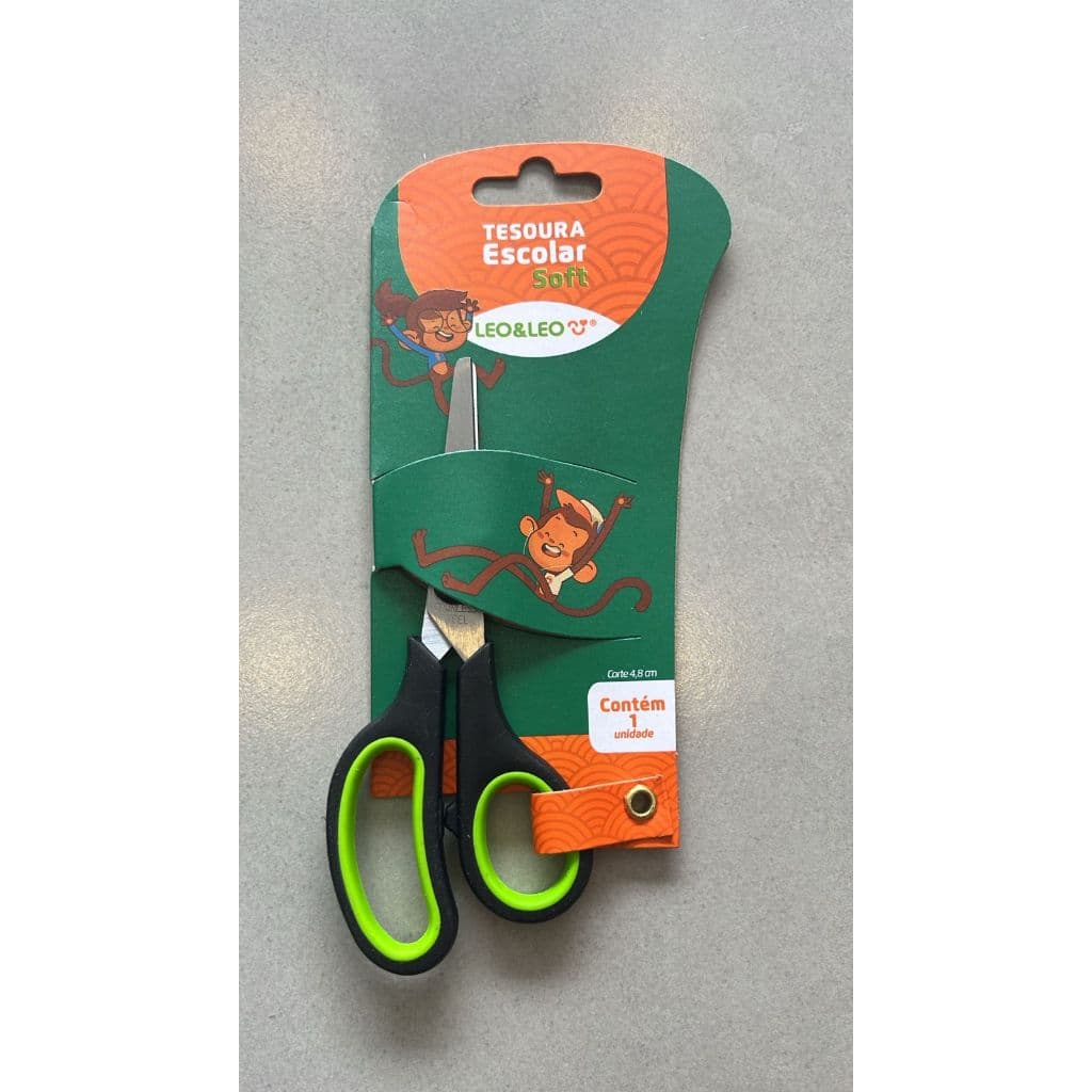 Tesoura Escolar Léo & Léo 14cm com Cabo Emborrachado para Maior Conforto