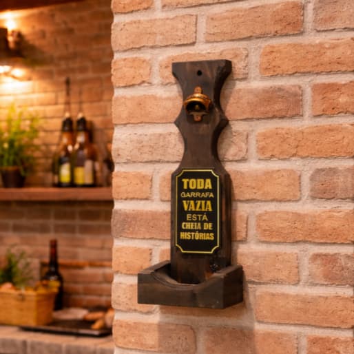 Abridor de Garrafas de Parede em MDF Rústico com Coletor de Tampinhas - Área Gourmet e Churrasco