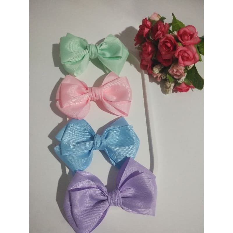 Kit 4 Laços Infantis Cruzados 8cm Artesanal,feitos por mim mesma Menina,chama no chat pra escolher suas cores