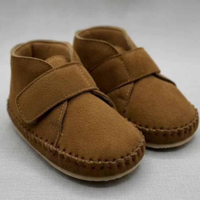 Sapatinho Infantil em Couro Para Bebê Recem Nascido Mocassim  Velcro Leve Confortável