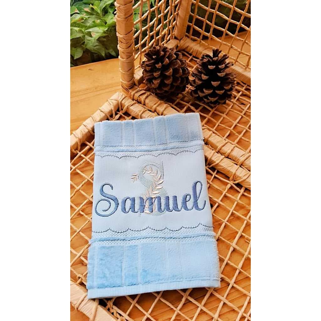Toalha Escolar Produto personalizada com nome Bordado | Ideal para Bebês, Crianças e Presentes