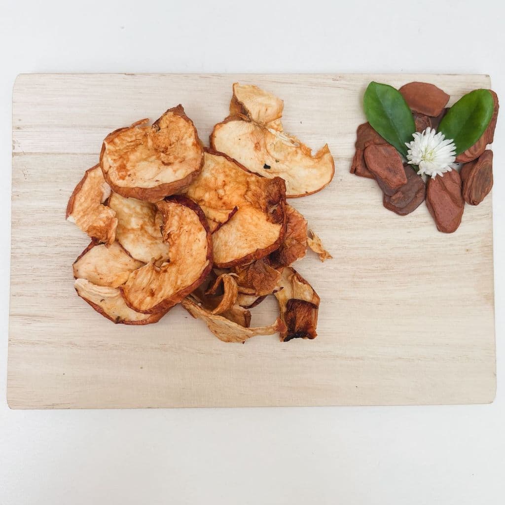 Maçã desidratada 20g - Petisco para coelhos e roedores