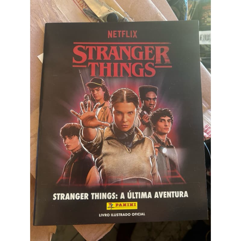 álbum capa cartão vazio stranger things oficial