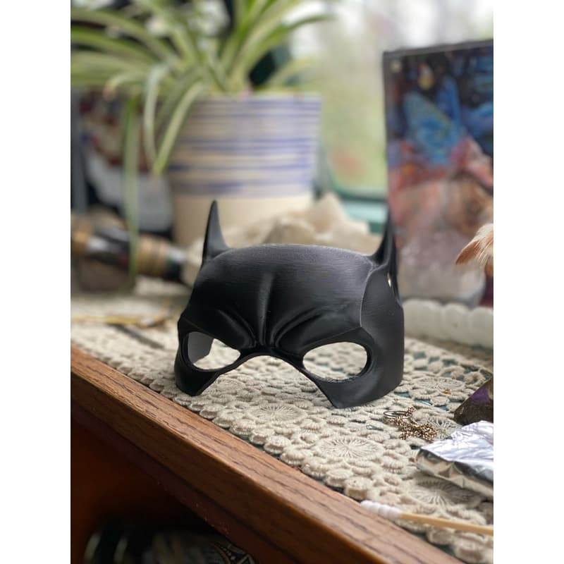 Máscara Pet Herói Morcego 3D para Cães de Focinho Curto Fantasia Cachorro Pug Bulldog Halloween