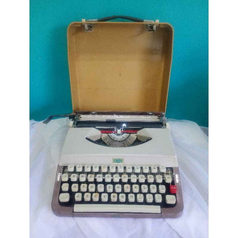 Máquina de escrever japonesa Evadin - anos 70