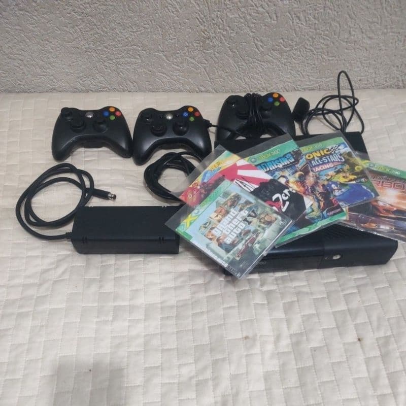 (olhe a descrição)Xbox 360 super slim 1 Controle com fio e 2 sem fio lotado de jogo com desbloqueio exploit