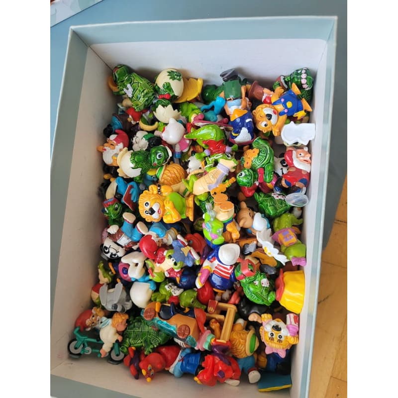 Brindes brinquedos kinder ovo diversos anos