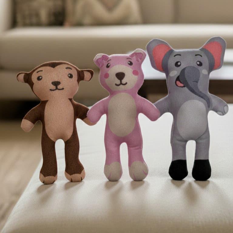 Kit 3 Brinquedos de Pelúcia Safari para Cães – Mordedor Macio e Divertido para Cachorros