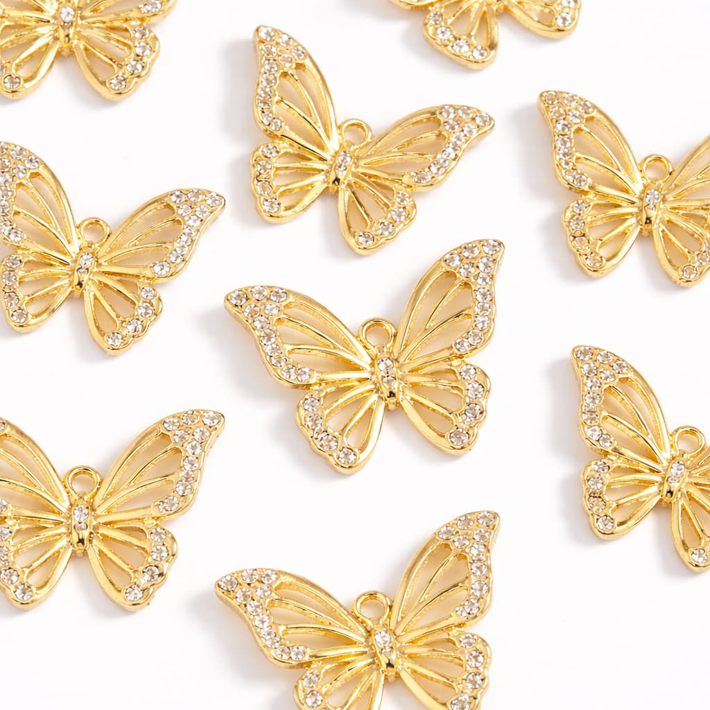 Pingente De Borboleta Dourado em Metal e Vidro com 10/20 Peças