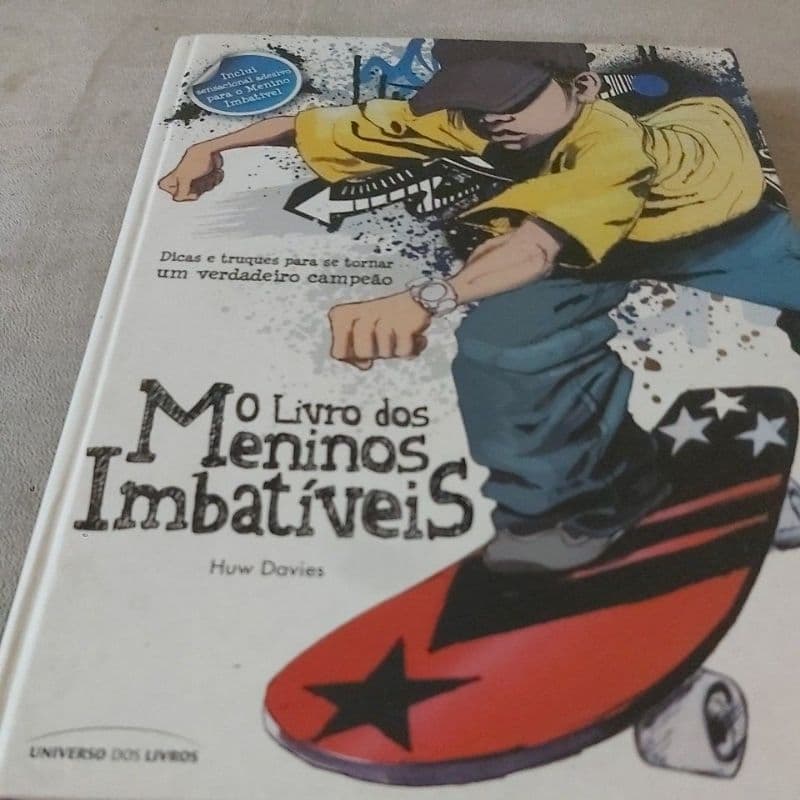 Livro  - O Livro dos Meninos Imbatíveis  - Huw Davies.