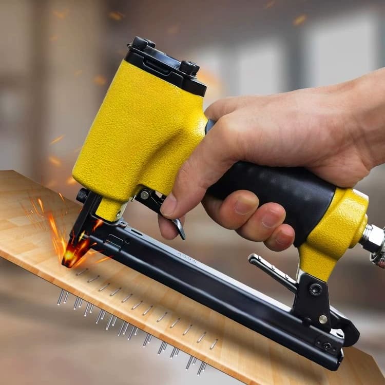 Grampeador Pneumático Profissional Pistola Grampo 10-22mm - Eficiência e Precisão