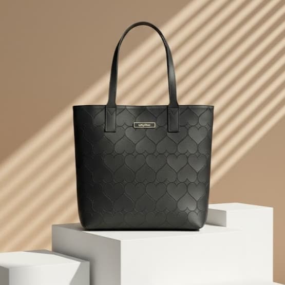 Bolsa Feminina Grande Malibu Coração Gaby Show Alça de Ombro Preta Grande Cabe Caderno Notebook Trabalho Faculdade