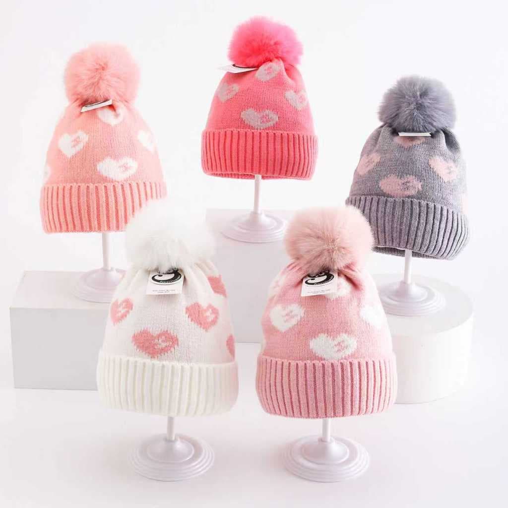 Touca Gorro Infantil Juvenil 03 á 08 Anos Para Crianças Com Pom Pom Coração E Forro Interno Para Inverno Frio