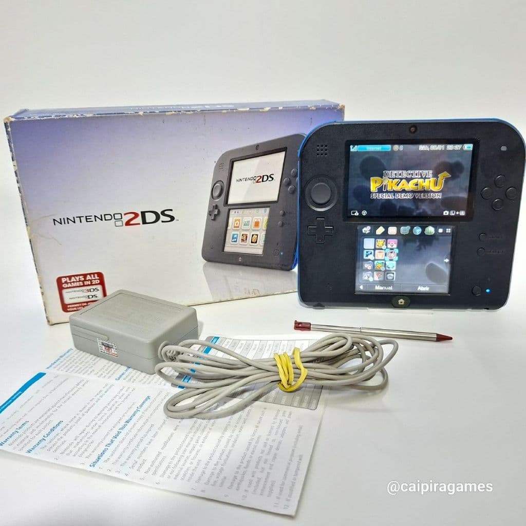 Nintendo 2DS com caixa jogo pokemon 3DS