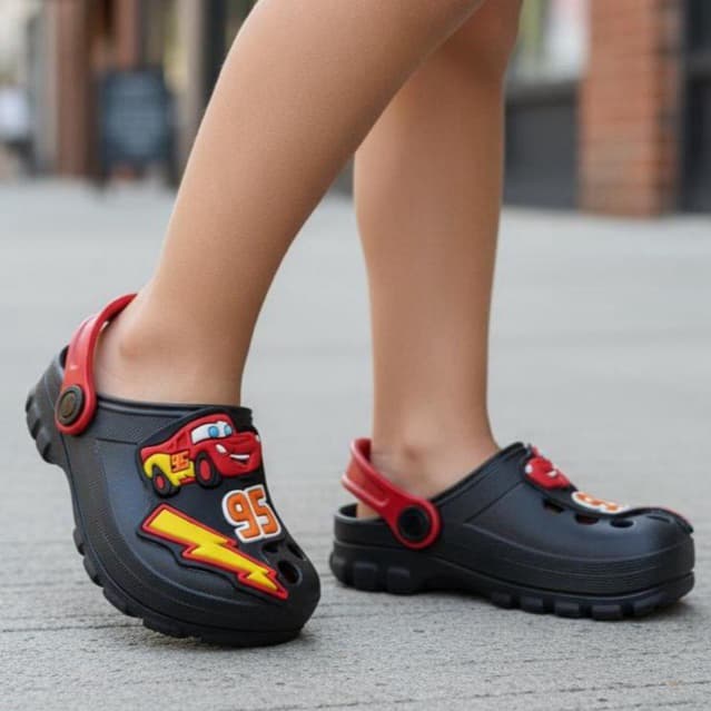 Sandália Infantil Menino com Enfeite, Confortável de acordo com os pés do seu pequeno.