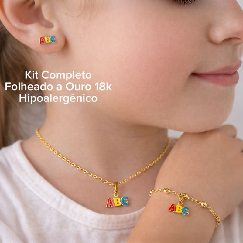 Kit Completo Infantil ABC Folheado a Ouro 18K – Colar, Brinco e Pulseira