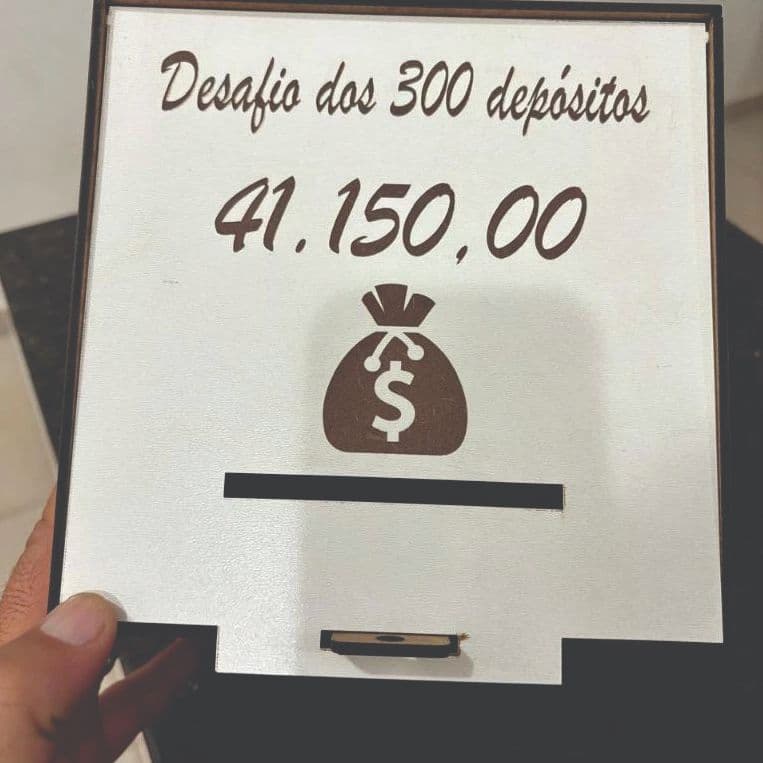 Cofre Desafio 45 mil em 300 Depósitos Caixa Para Guardar Dinheiro com Alça Para Cadeado MDF Branco