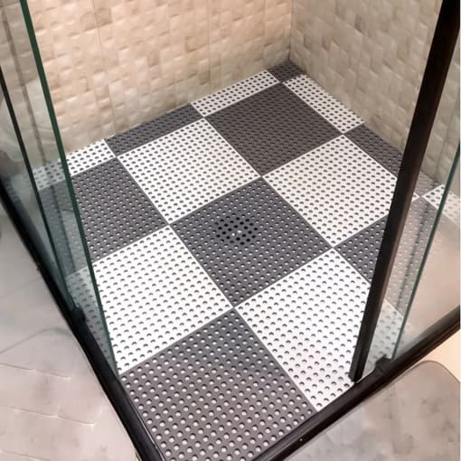 Kit 10 Tapete Estrado Piso Antiderrapante 30x30cm Box Banheiro Piscina Emborrachado Modular Vestiário Sauna Flexível