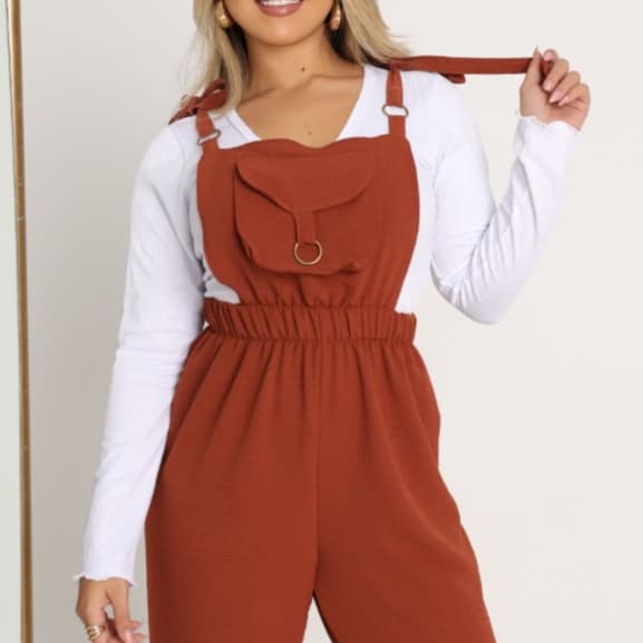 Jardineira Macacão longo com alça e bolso na frente