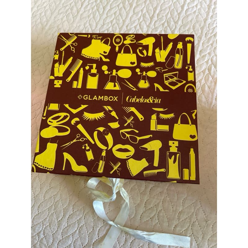 Caixa Glambox “Cabelos e cia” em ótimo estado. Vazia