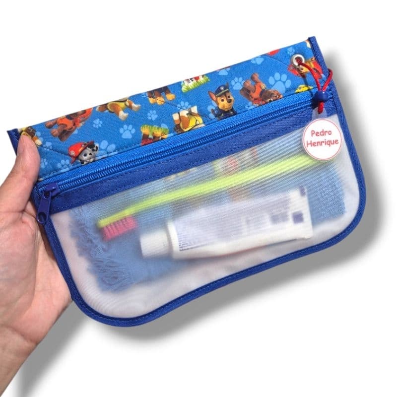 Porta higiene com toalhinha e tag personalizada com o nome (enviar o nome via chat)