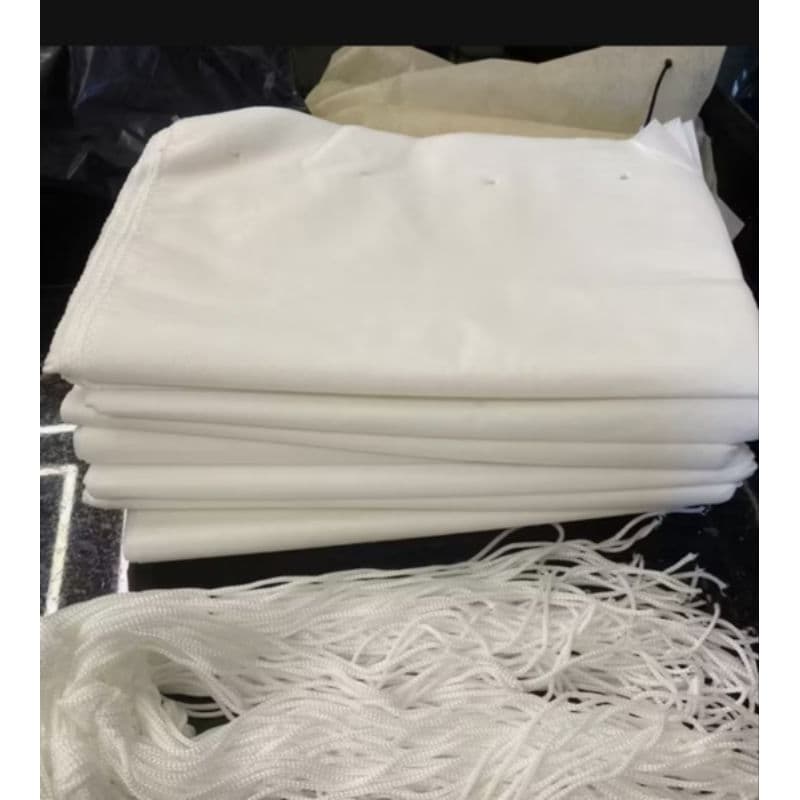 kit sacos saquinhos de TNT com cordinha com 20 unidades