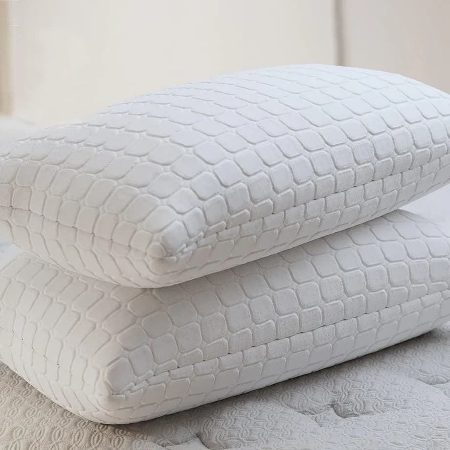 Kit 02 Travesseiros Cervical Nasa Coluna Relax Alto Firme Macio Carvão Ativado Cor branco 70x50