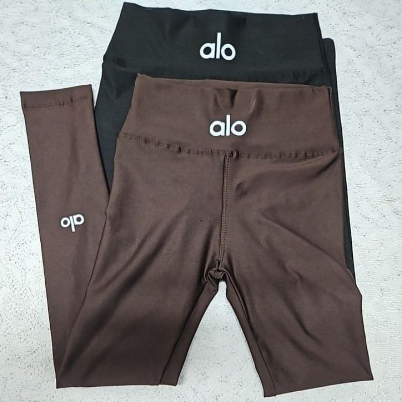 kit 2 calcas de academia, uma marrom e uma preta! acabamento impecável zero transparencia alouu mulherada!!!